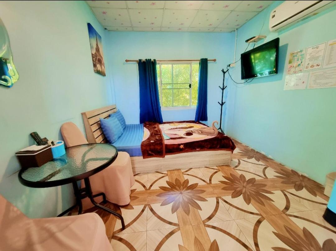 In Love Resort Chai Nat Habitación foto