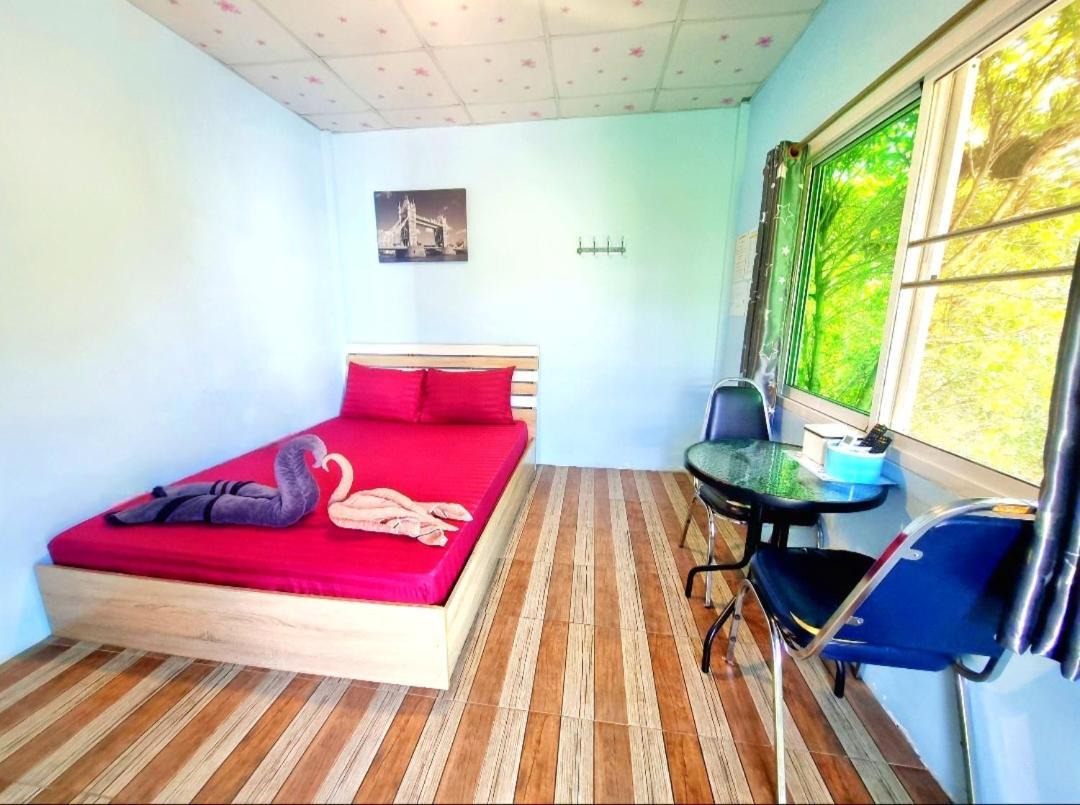 In Love Resort Chai Nat Habitación foto